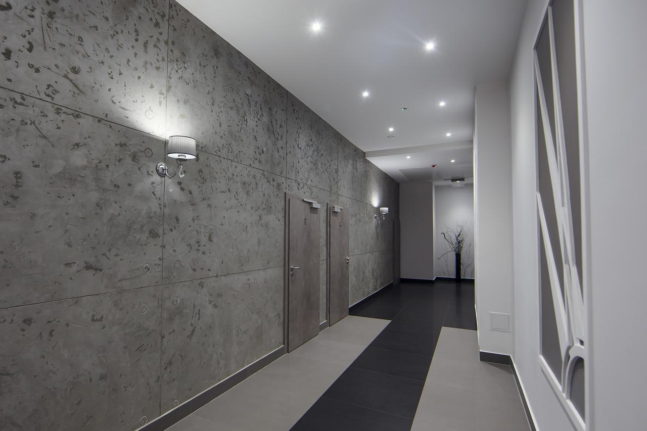 Hotel Czarny Staw Aleksandrów Łódzki Esterno foto