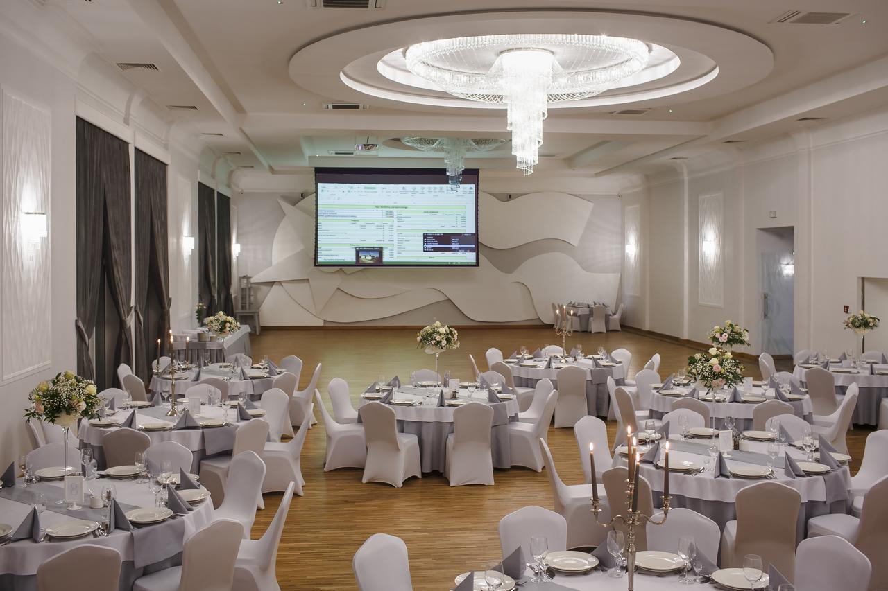 Hotel Czarny Staw Aleksandrów Łódzki Esterno foto